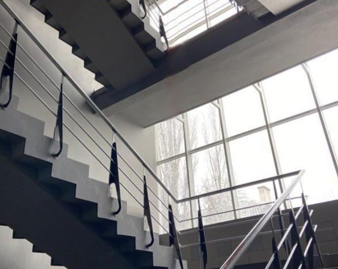 Военна рампа бул. Илиянци  производствени халета и складови помещения 500 кв. м. /1000 кв. м. /2000 кв. м. /3000 кв. м