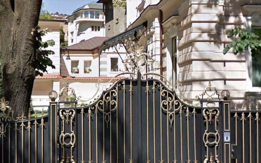 Резиденция за продажба  до Софийски Университет и бул. Цар Освободител