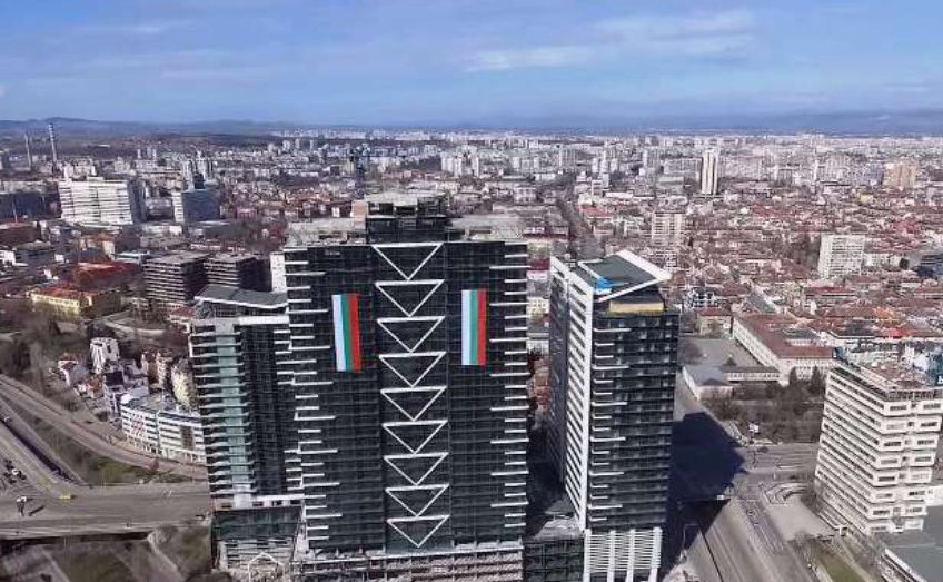 Комплекс от няколко сгради с РЗП 135000m2