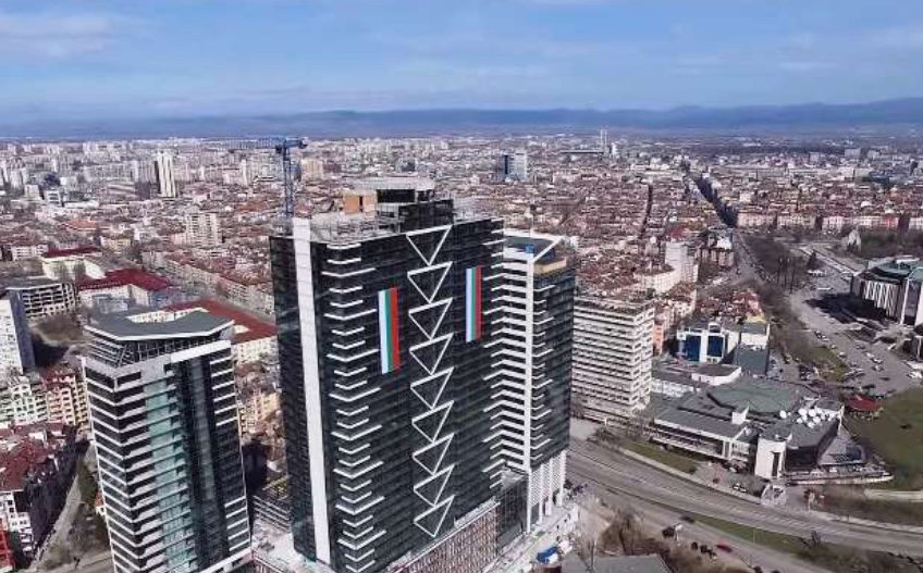 Комплекс от няколко сгради с РЗП 135000m2