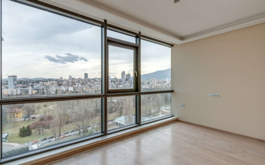 Комплекс от няколко сгради с РЗП 135000m2