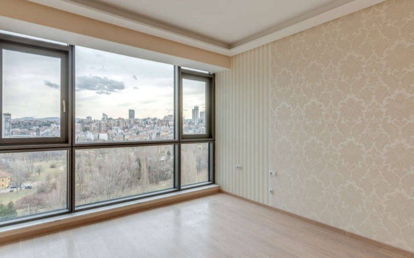 Комплекс от няколко сгради с РЗП 135000m2