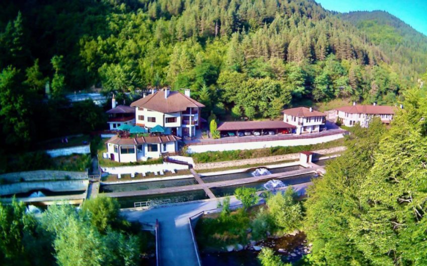 Продава ХОТЕЛ*** с рибно стопанство село Беден  област Смолян