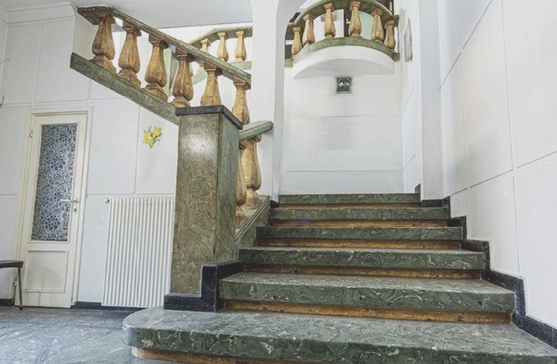 Продава КЪЩА 900м2 с двор 590м2 Лозенец